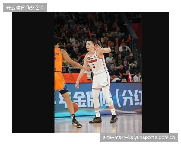 胡明轩成为广东队奇兵，其高效的板凳火力一度帮助球队在客场建立优势